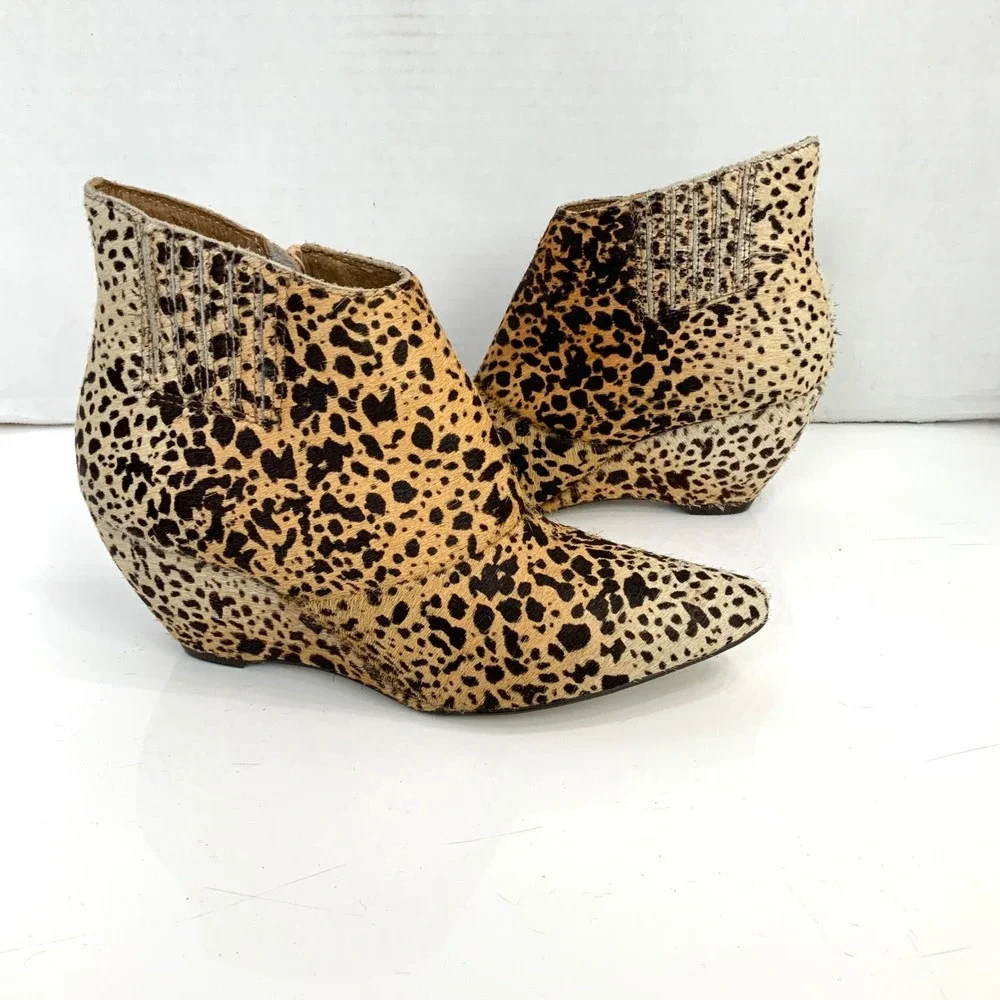 Matisse Sz 6 Teddy Animal Print Calf Hair Leather Wedge Booties Side Zip Chic